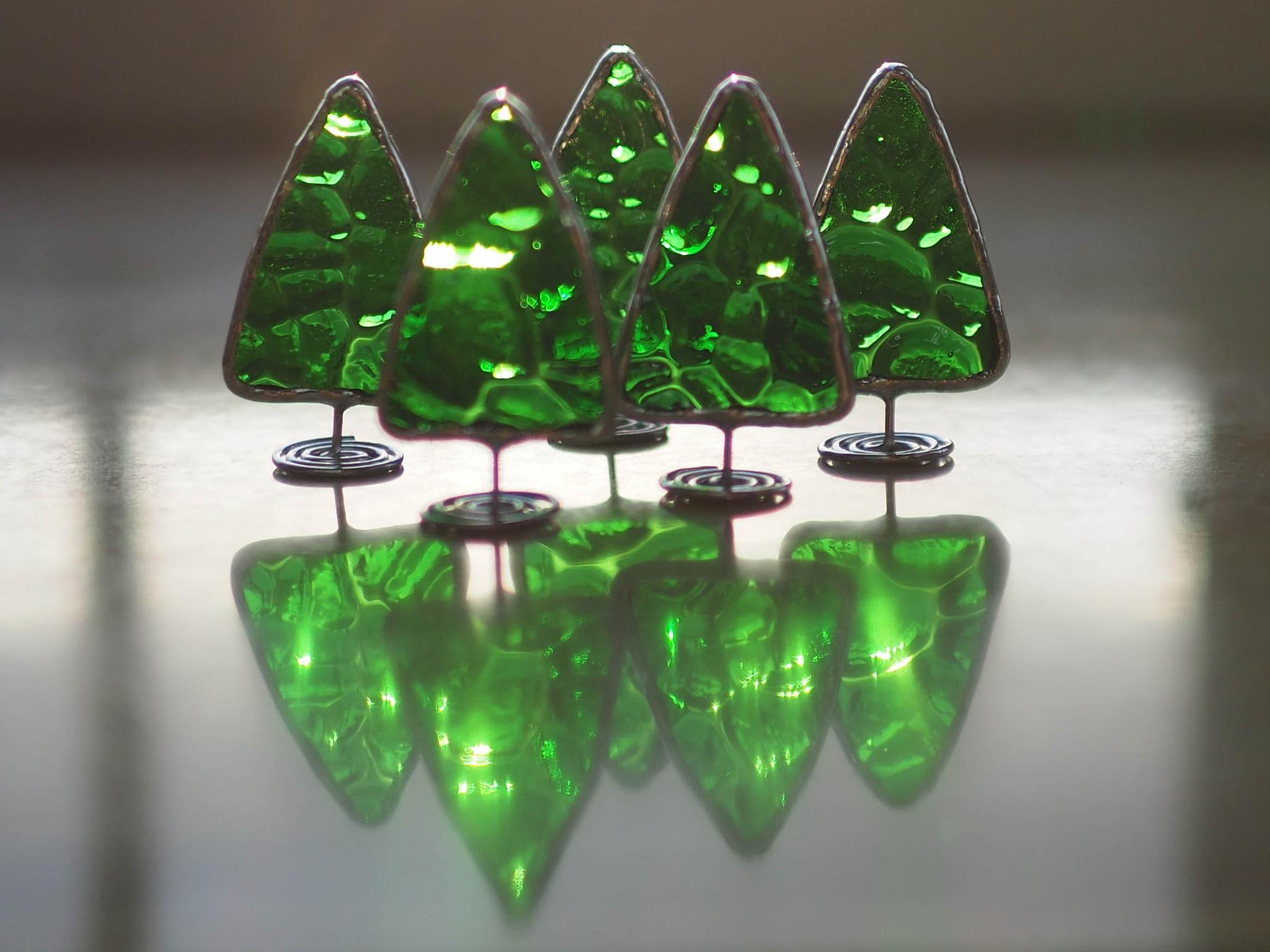 この木なんの木? 「みどりの木」 ステンドグラス1枚目の画像