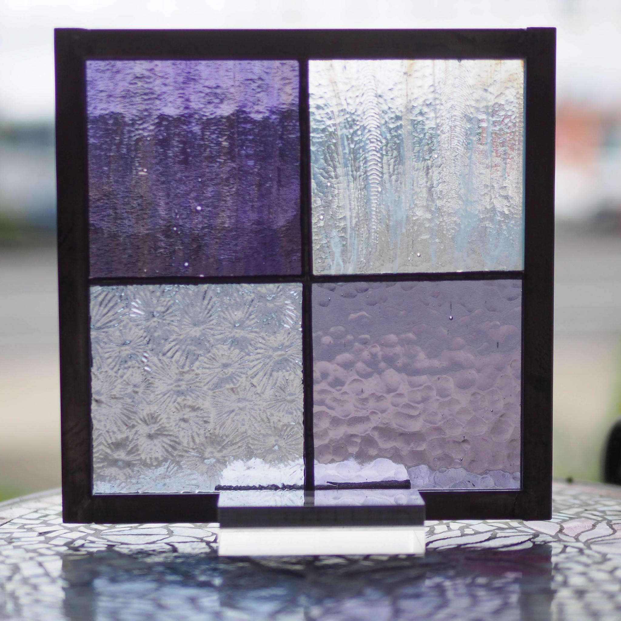 藤色のミニパネル ステンドグラス サンキャッチャー1枚目の画像